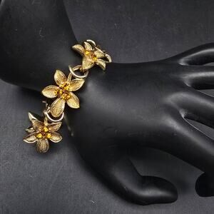 Coro Gold Tone Flower Bracelet Golden Rhinestones Vintage Jewelry